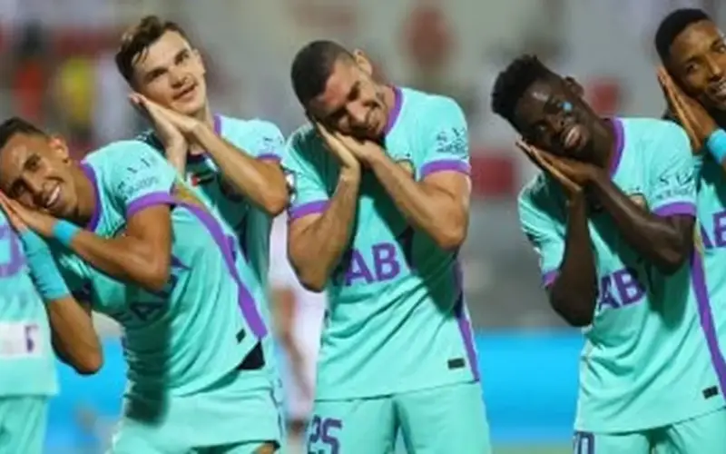 أسبوع السعد للفراعنة.. ربيعة يتوج بالدوري الإماراتي وحمزة بطلًا مع برشلونة